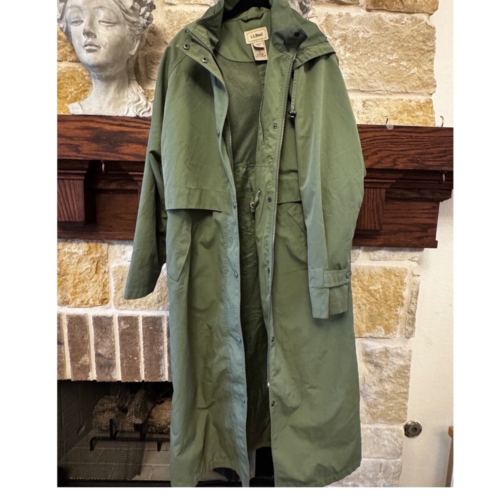 LL Bean Womens Long Hooded Raincoat Sage Green Mesh Lined Size M Regular D HN93